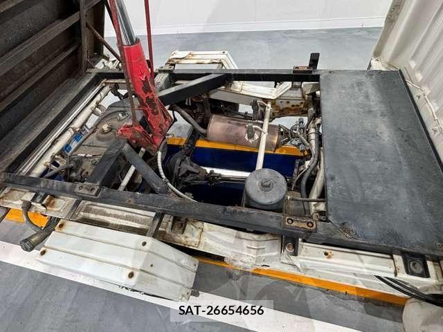 Mitsubishi MINICAB TRUCK 2000-01 4422249-9