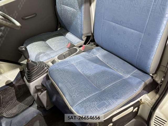 Mitsubishi MINICAB TRUCK 2000-01 4422249-20