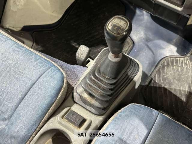 Mitsubishi MINICAB TRUCK 2000-01 4422249-24