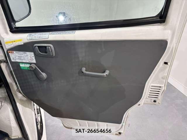 Mitsubishi MINICAB TRUCK 2000-01 4422249-27