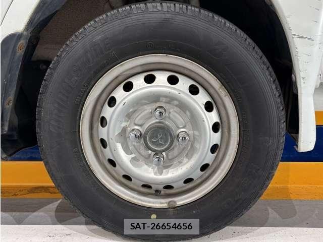 Mitsubishi MINICAB TRUCK 2000-01 4422249-29