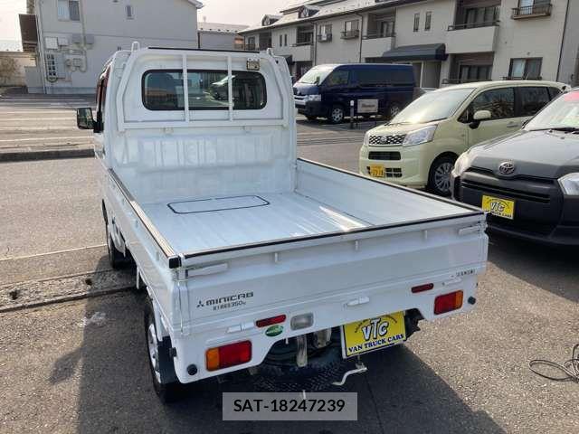 Mitsubishi MINICAB TRUCK 2017-01 6013155-11