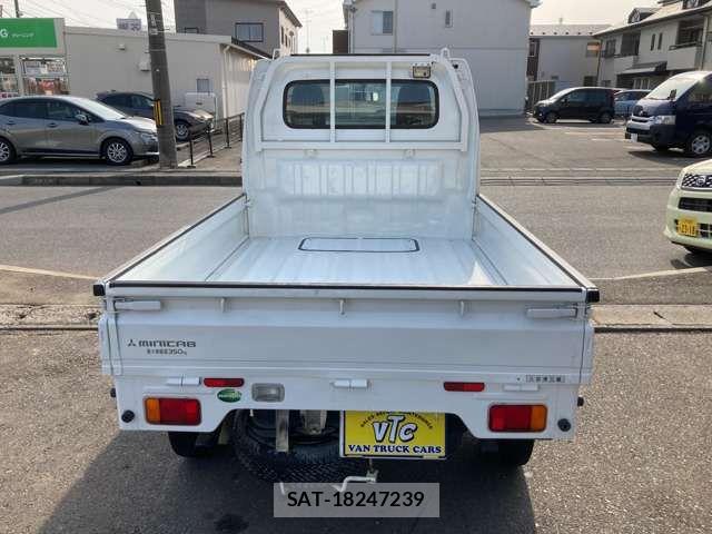 Mitsubishi MINICAB TRUCK 2017-01 6013155-12
