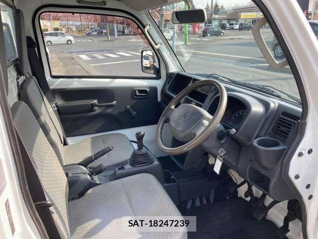 Mitsubishi MINICAB TRUCK 2017-01 6013155-18