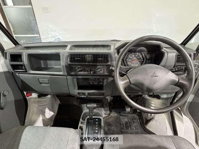 Mitsubishi MINICAB TRUCK 2003-02 6752416-12