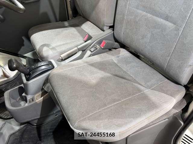 Mitsubishi MINICAB TRUCK 2003-02 6752416-16