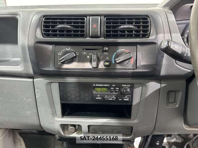 Mitsubishi MINICAB TRUCK 2003-02 6752416-19