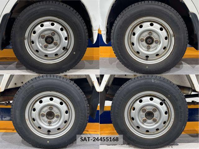 Mitsubishi MINICAB TRUCK 2003-02 6752416-24