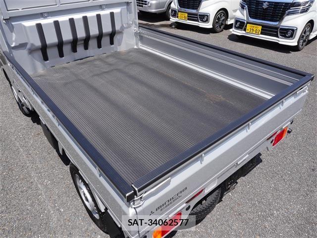 Mitsubishi MINICAB TRUCK 2025-04 6815957-5