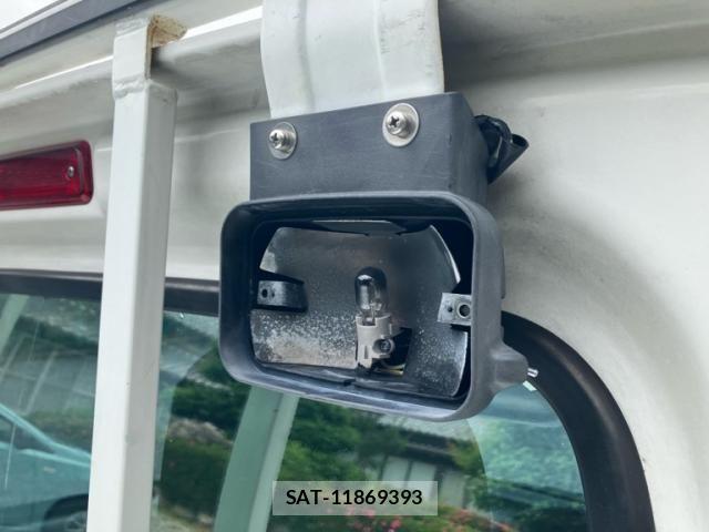 Mitsubishi MINICAB TRUCK 2000-01 7059618-10