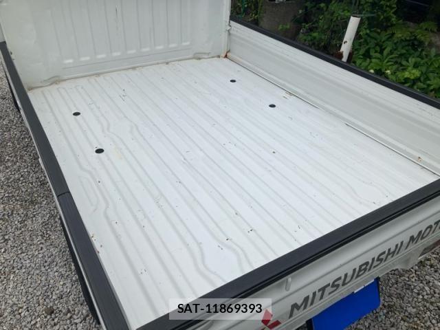 Mitsubishi MINICAB TRUCK 2000-01 7059618-6