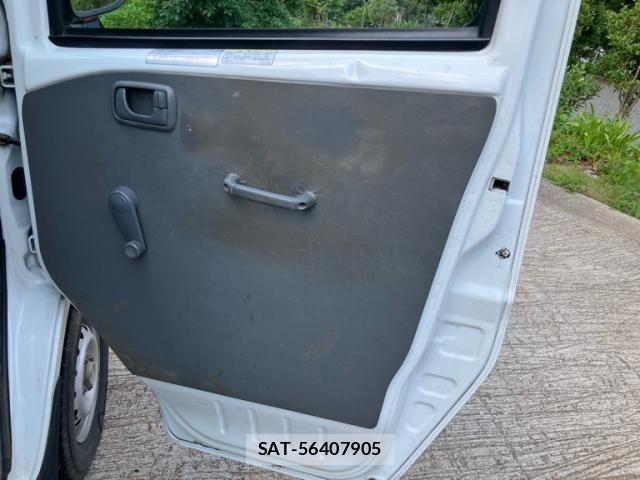 Mitsubishi MINICAB TRUCK 2010-07 7455836-11