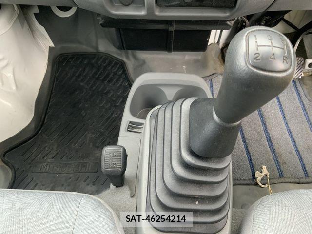 Mitsubishi MINICAB TRUCK 2004-01 7618146-12