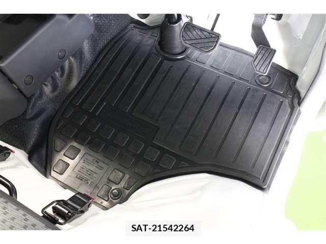 Mitsubishi MINICAB TRUCK 2025-04 7725800-17