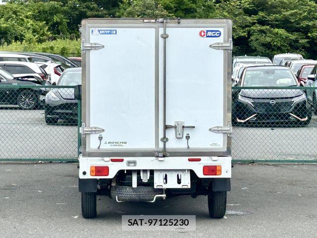 Mitsubishi MINICAB TRUCK 2018-06 7980036-10