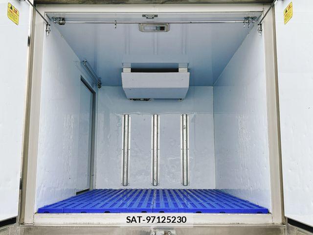 Mitsubishi MINICAB TRUCK 2018-06 7980036-13