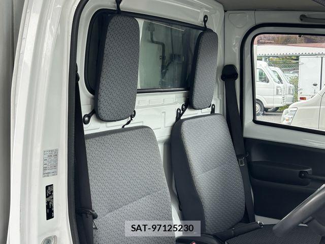 Mitsubishi MINICAB TRUCK 2018-06 7980036-21