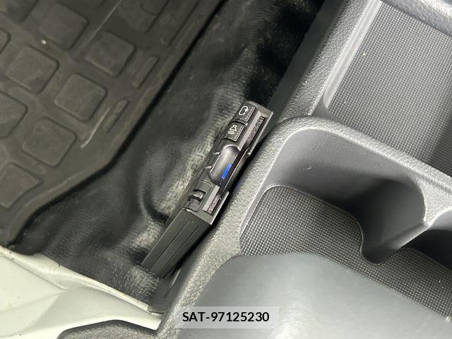 Mitsubishi MINICAB TRUCK 2018-06 7980036-28