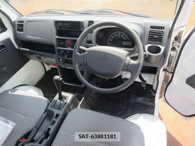 Mitsubishi MINICAB TRUCK 2023-07 8100482-8