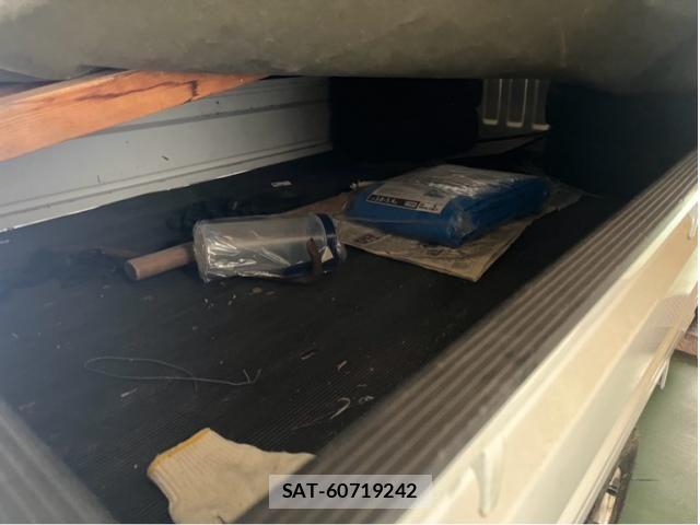Mitsubishi MINICAB TRUCK 1998-05 8131260-13
