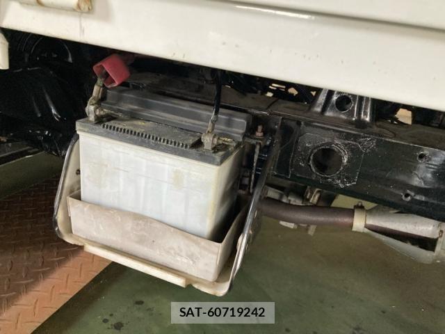 Mitsubishi MINICAB TRUCK 1998-05 8131260-14