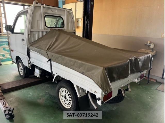 Mitsubishi MINICAB TRUCK 1998-05 8131260-2