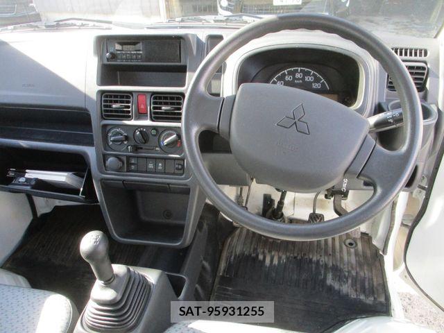 Mitsubishi MINICAB TRUCK 2022-06 8315477-10