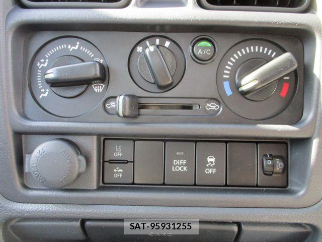 Mitsubishi MINICAB TRUCK 2022-06 8315477-12
