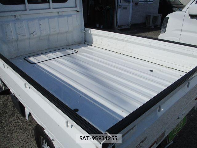 Mitsubishi MINICAB TRUCK 2022-06 8315477-23