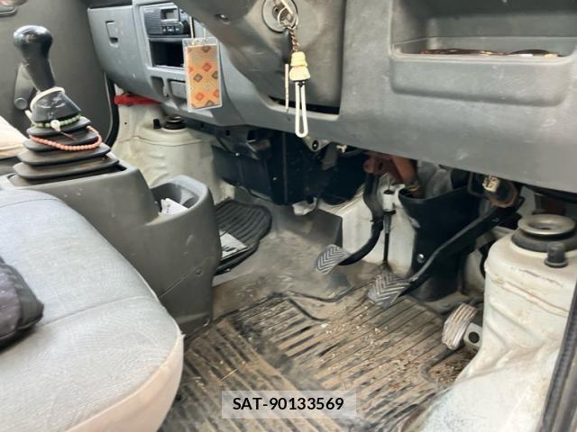 Mitsubishi MINICAB TRUCK 2009-05 8457919-13