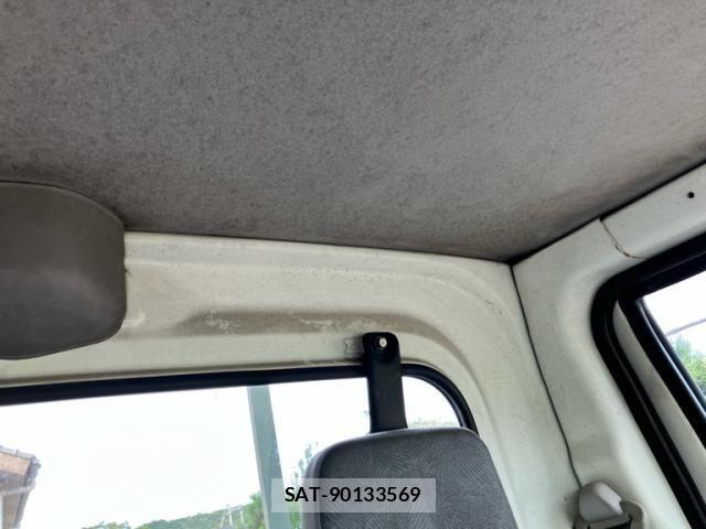 Mitsubishi MINICAB TRUCK 2009-05 8457919-21