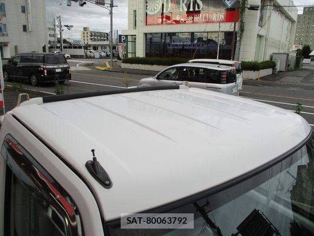 Mitsubishi MINICAB TRUCK 1999-01 8880834-9