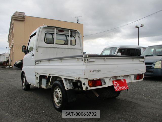 Mitsubishi MINICAB TRUCK 1999-01 8880834-6