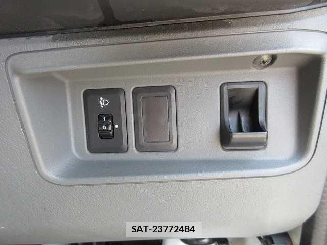 Mitsubishi MINICAB VAN 2013-08 1092767-6