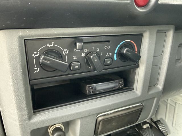 Mitsubishi MINICAB VAN 2013-06 1546857-5