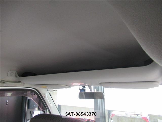 Mitsubishi MINICAB VAN 2017-03 7618145-10