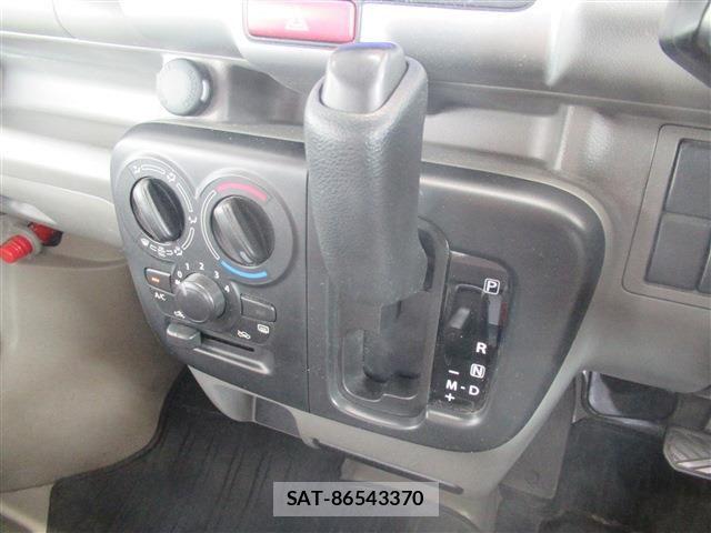 Mitsubishi MINICAB VAN 2017-03 7618145-6