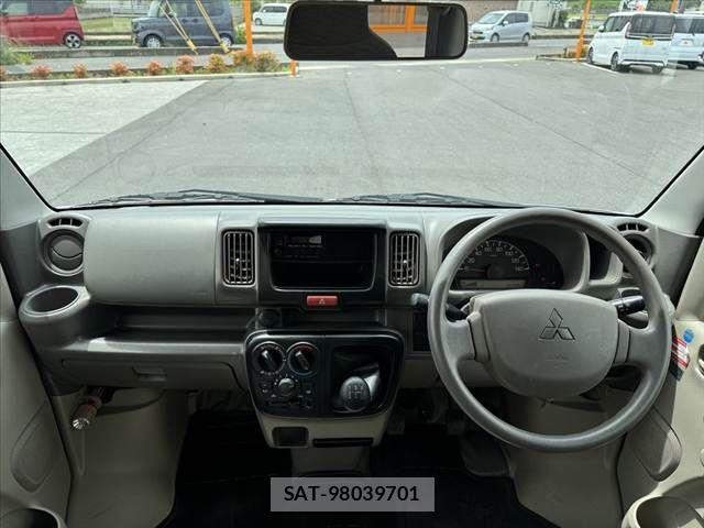 Mitsubishi MINICAB VAN 2017-07 7618147-1