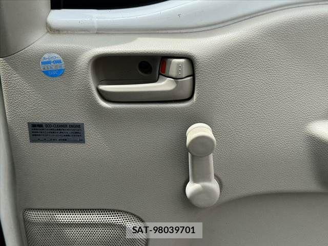 Mitsubishi MINICAB VAN 2017-07 7618147-4
