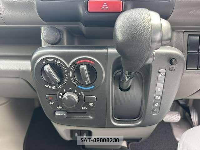 Mitsubishi MINICAB VAN 2024-12 8131261-17