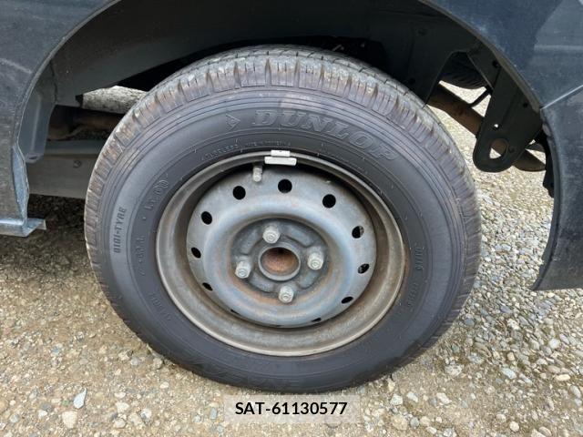 Mitsubishi MINICAB VAN 2017-02 8230837-4