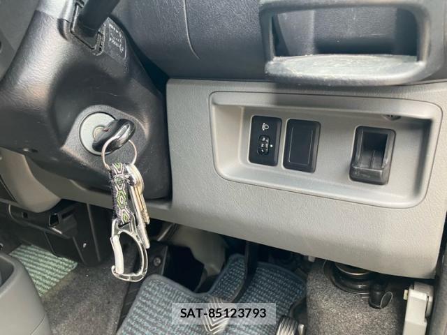 Mitsubishi MINICAB VAN 2012-09 8457920-13