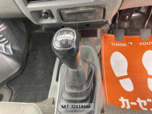 Mitsubishi MINICAB VAN 2012-07 8883936-6