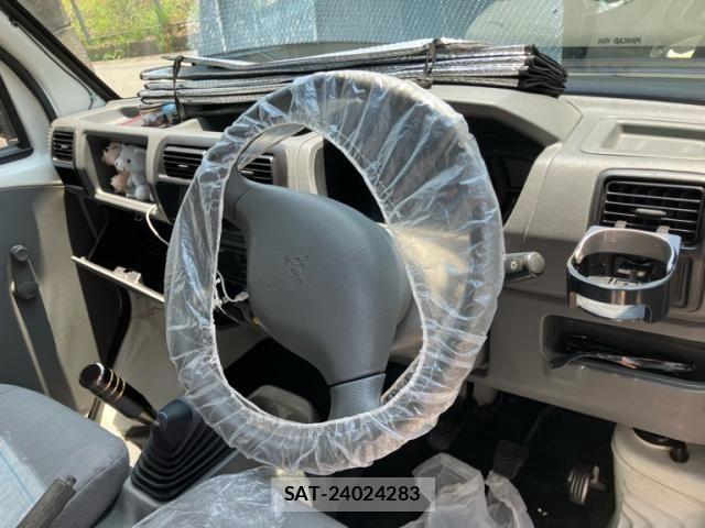 Mitsubishi MINICAB VAN 2002-03 8100484-9