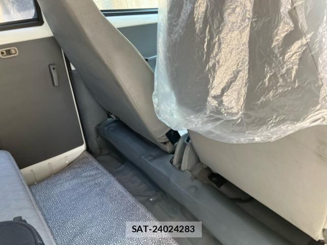 Mitsubishi MINICAB VAN 2002-03 8100484-12