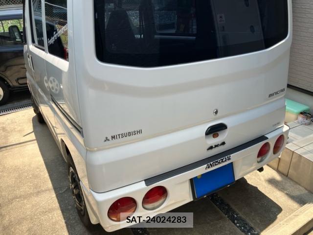 Mitsubishi MINICAB VAN 2002-03 8100484-2