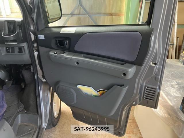 Mitsubishi MINICAB VAN 2013-01 8336811-8