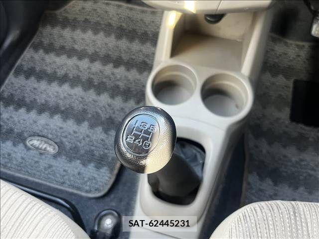 Daihatsu MIRA 2010-02 8367037-11