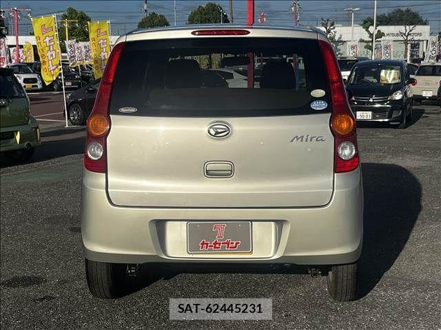 Daihatsu MIRA 2010-02 8367037-15