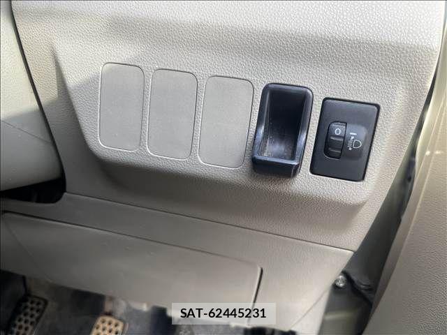 Daihatsu MIRA 2010-02 8367037-17